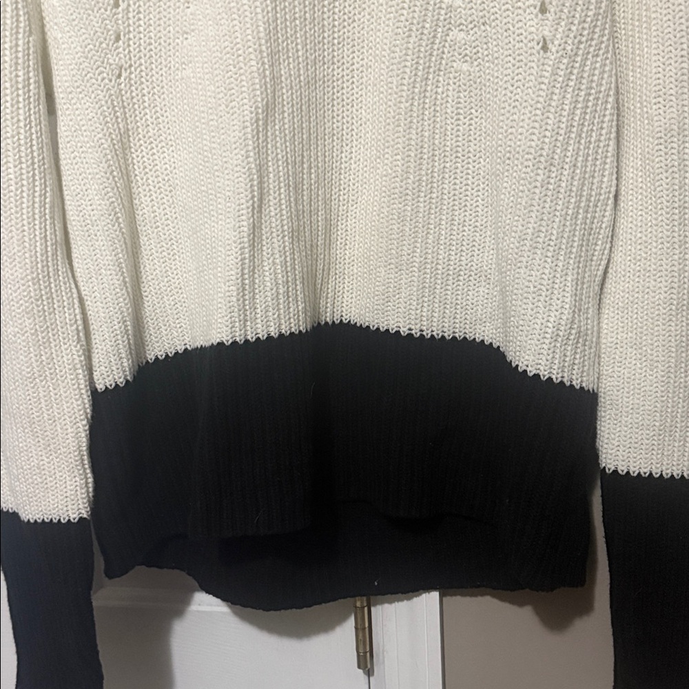 Andrea Jovine Women’s Colorblock Knit Sweater Cream & Black ~ Size Medium - Picture 4 of 7